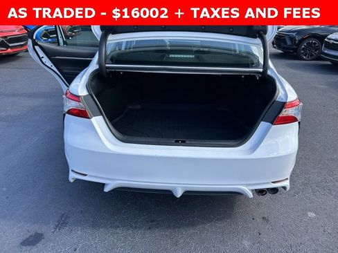 Used 2020 Toyota Camry SE image 16