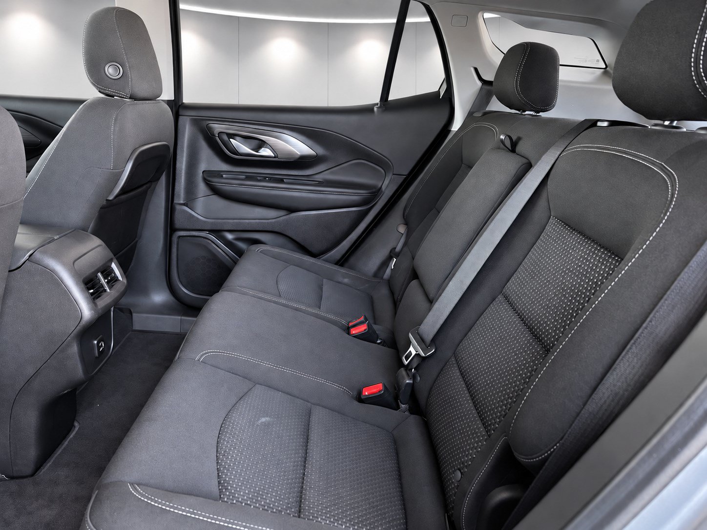 Used 2024 GMC Terrain SLE AWD/4WD image 21