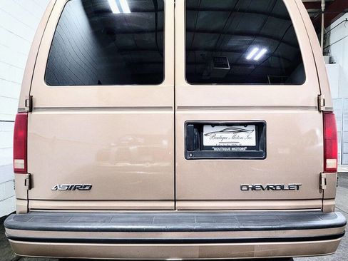 Used 2005 Chevrolet Astro Passenger image 13