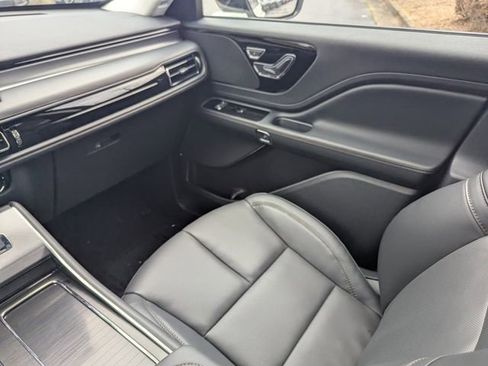 New 2026 Lincoln Aviator AWD image 16
