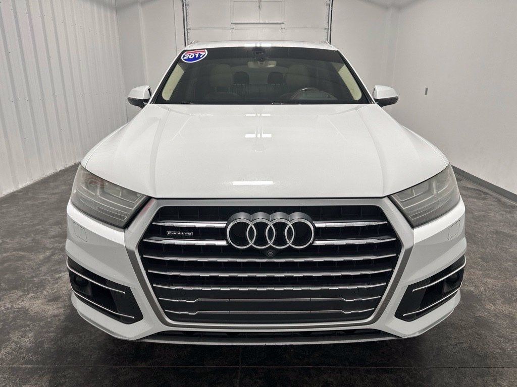 Used 2017 Audi Q7 3.0T Prestige AWD/4WD image 2