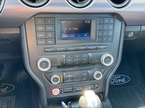 Used 2017 Ford Mustang Coupe RWD image 31