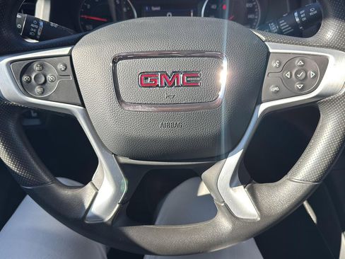 Used 2023 GMC Acadia SLE w/ Driver Convenience Package image 14