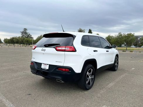 Used 2016 Jeep Cherokee Sport w/ Trailer Tow Group AWD/4WD image 6