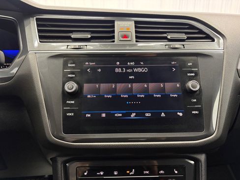 Used 2023 Volkswagen Tiguan SE AWD/4WD image 27