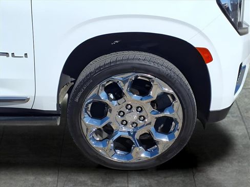 Used 2021 GMC Yukon XL Denali w/ Denali Ultimate Package image 9