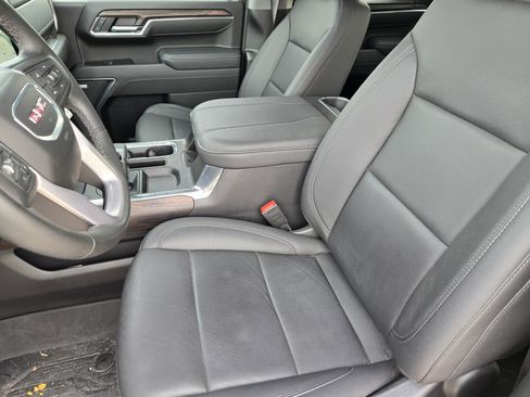 Used 2025 GMC Sierra 1500 SLT image 6