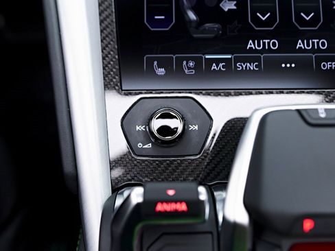 Used 2022 Lamborghini Urus image 79