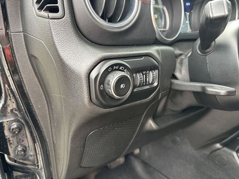 Used 2020 Jeep Wrangler Unlimited Rubicon w/ Quick Order Package 28Y Recon AWD/4WD image 19