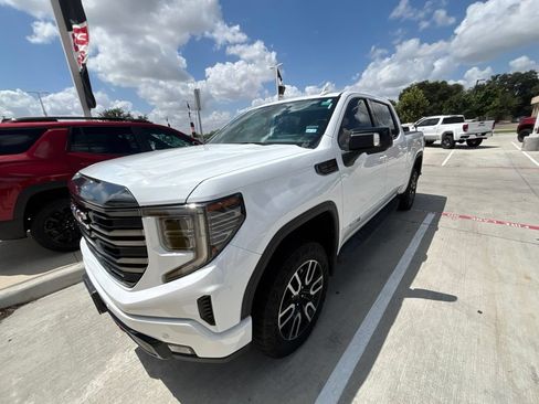 Used 2023 GMC Sierra 1500 AT4 w/ AT4 Premium Package AWD/4WD image 1