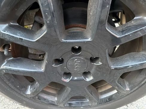 Used 2021 Jeep Renegade Limited AWD/4WD image 6