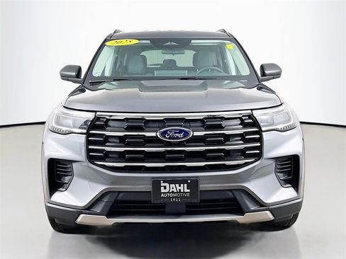 Used 2025 Ford Explorer Active image 11
