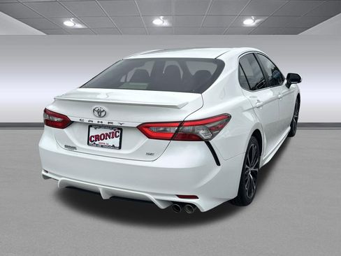 Used 2018 Toyota Camry SE w/ Moonroof Package FWD image 3