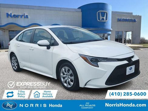 Used 2022 Toyota Corolla LE FWD image 1