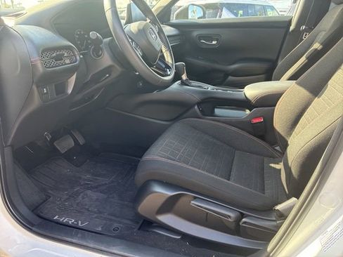 Used 2024 Honda HR-V Sport image 4