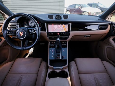 Certified 2022 Porsche Macan S image 26