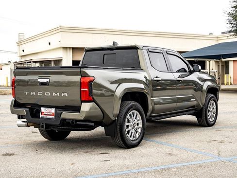 Used 2025 Toyota Tacoma SR5 image 5