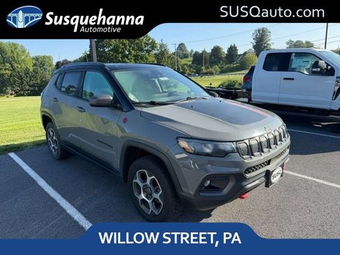 Used 2022 Jeep Compass Trailhawk w/ Sun and Sound Group AWD/4WD image 1