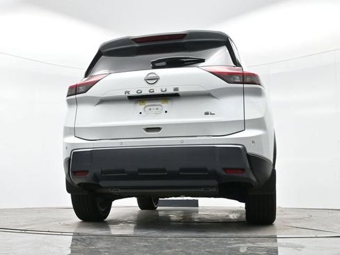 Used 2024 Nissan Rogue SL image 28