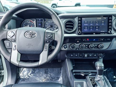 Used 2023 Toyota Tacoma TRD Sport w/ TRD Premium Sport Package AWD/4WD image 3