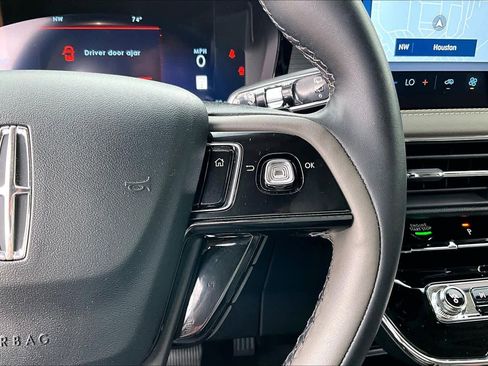 Used 2025 Lincoln Corsair FWD image 23