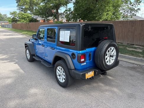 Used 2023 Jeep Wrangler Unlimited Sport AWD/4WD image 3