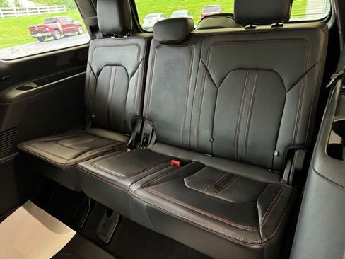 Used 2024 Ford Expedition Limited AWD/4WD image 33