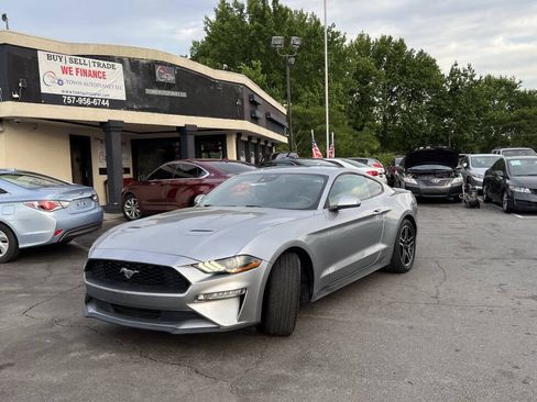 Used 2021 Ford Mustang Premium RWD image 5