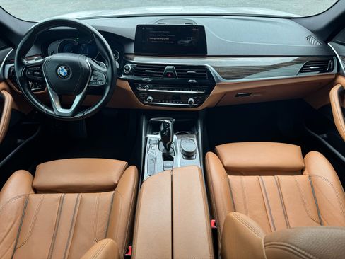 Used 2018 BMW 530e w/ Premium Package 2 image 10