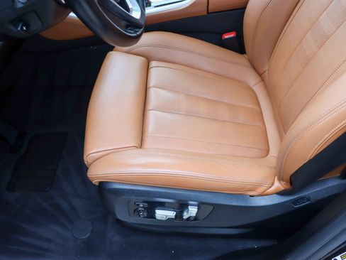 Used 2019 BMW X5 xDrive40i w/ Convenience Package AWD/4WD image 16