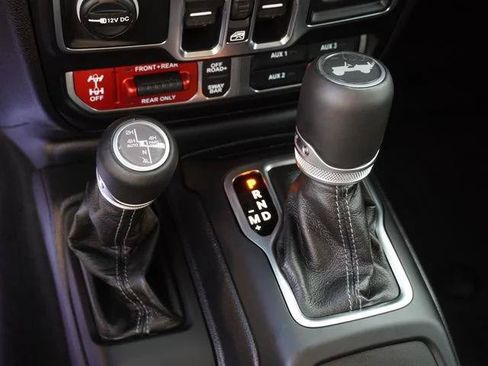 Certified 2025 Jeep Wrangler Unlimited Rubicon AWD/4WD image 26