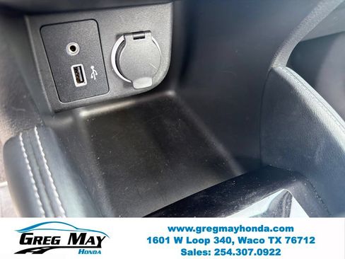 Used 2019 Nissan Kicks SR w/ SR Premium Package FWD image 18