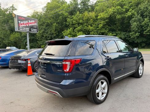 Used 2017 Ford Explorer XLT w/ Equipment Group 201A AWD/4WD image 3