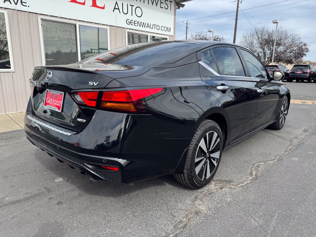 Used 2021 Nissan Altima 2.5 SV w/ SV Premium Package AWD/4WD image 3
