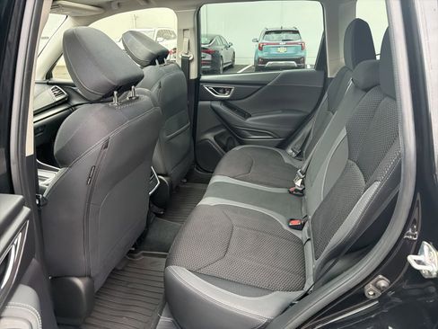 Used 2023 Subaru Forester Premium image 18