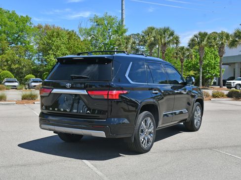 Used 2024 Toyota Sequoia Capstone AWD/4WD image 3