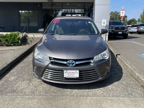 Certified 2016 Toyota Camry XLE w/ Moonroof Package FWD image 3