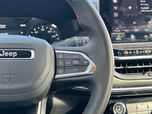 Used 2024 Jeep Compass Trailhawk image 23