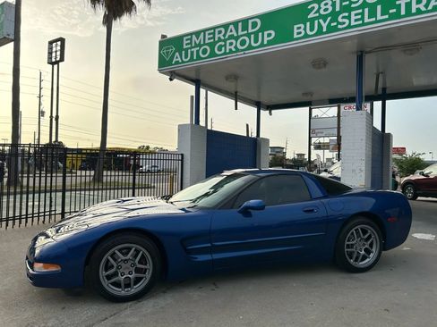 Used 2002 Chevrolet Corvette Coupe w/ Preferred Equipment Group2 image 3