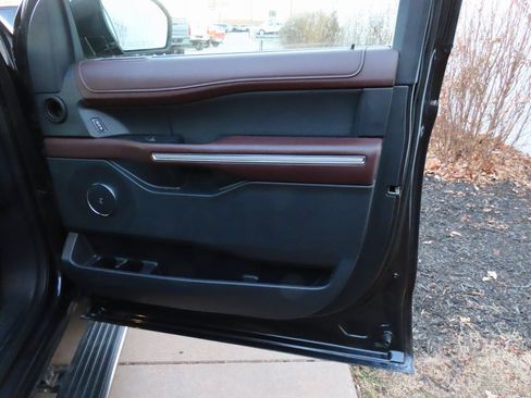 Used 2024 Ford Expedition Max Limited image 10