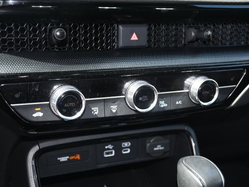 Used 2024 Honda CR-V Sport Touring image 16