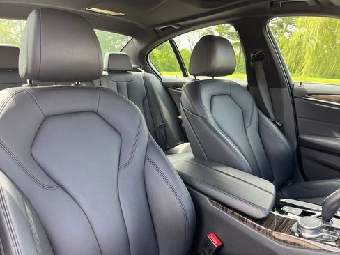 Used 2018 BMW 530i xDrive AWD/4WD image 25