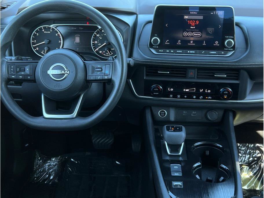 Used 2023 Nissan Rogue SV FWD image 11