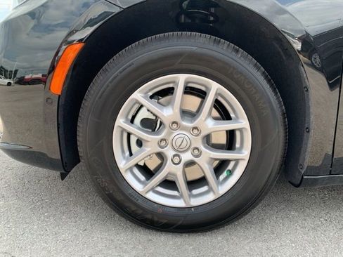 New 2026 Chrysler Pacifica Select image 11