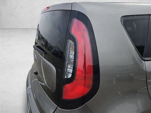 Used 2018 Kia Soul ! image 15