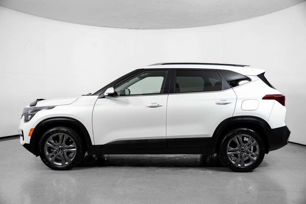 Used 2023 Kia Seltos S FWD image 11