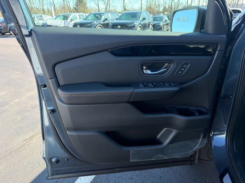 Used 2026 Honda Pilot TrailSport image 18