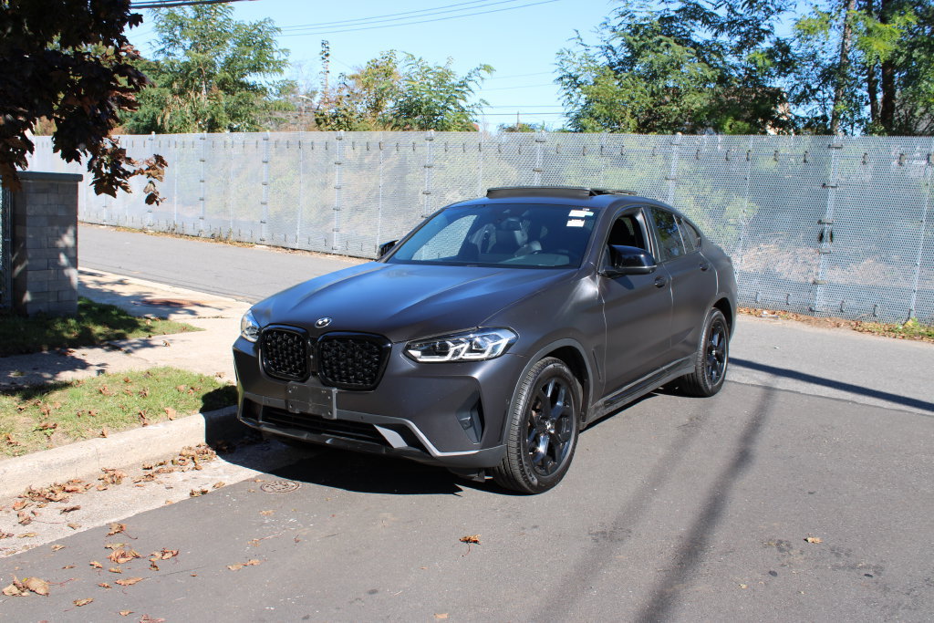 Used 2023 BMW X4 xDrive30i AWD/4WD image 2