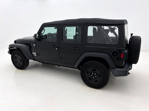 Used 2018 Jeep Wrangler Unlimited Sport image 15