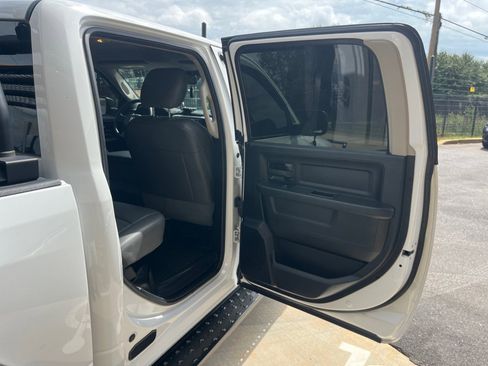 Used 2020 RAM 1500 Tradesman w/ Chrome Appearance Group image 21